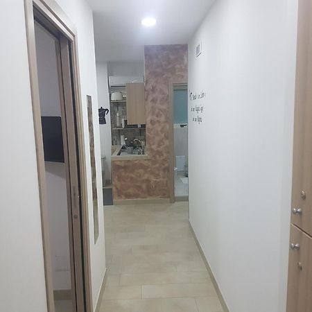 Reginahouse Apartment Napoli Bagian luar foto