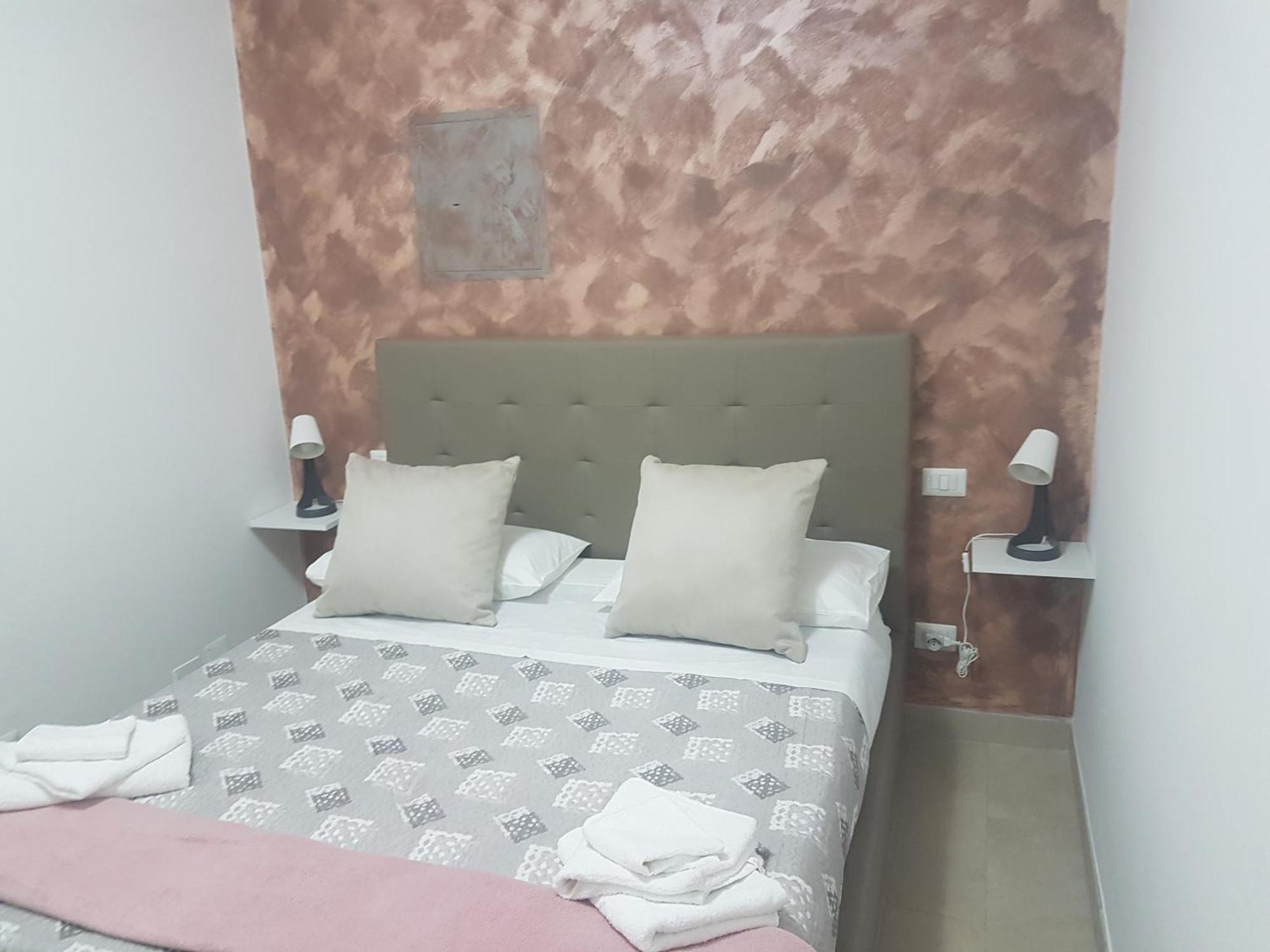 Reginahouse Apartment Napoli Bagian luar foto