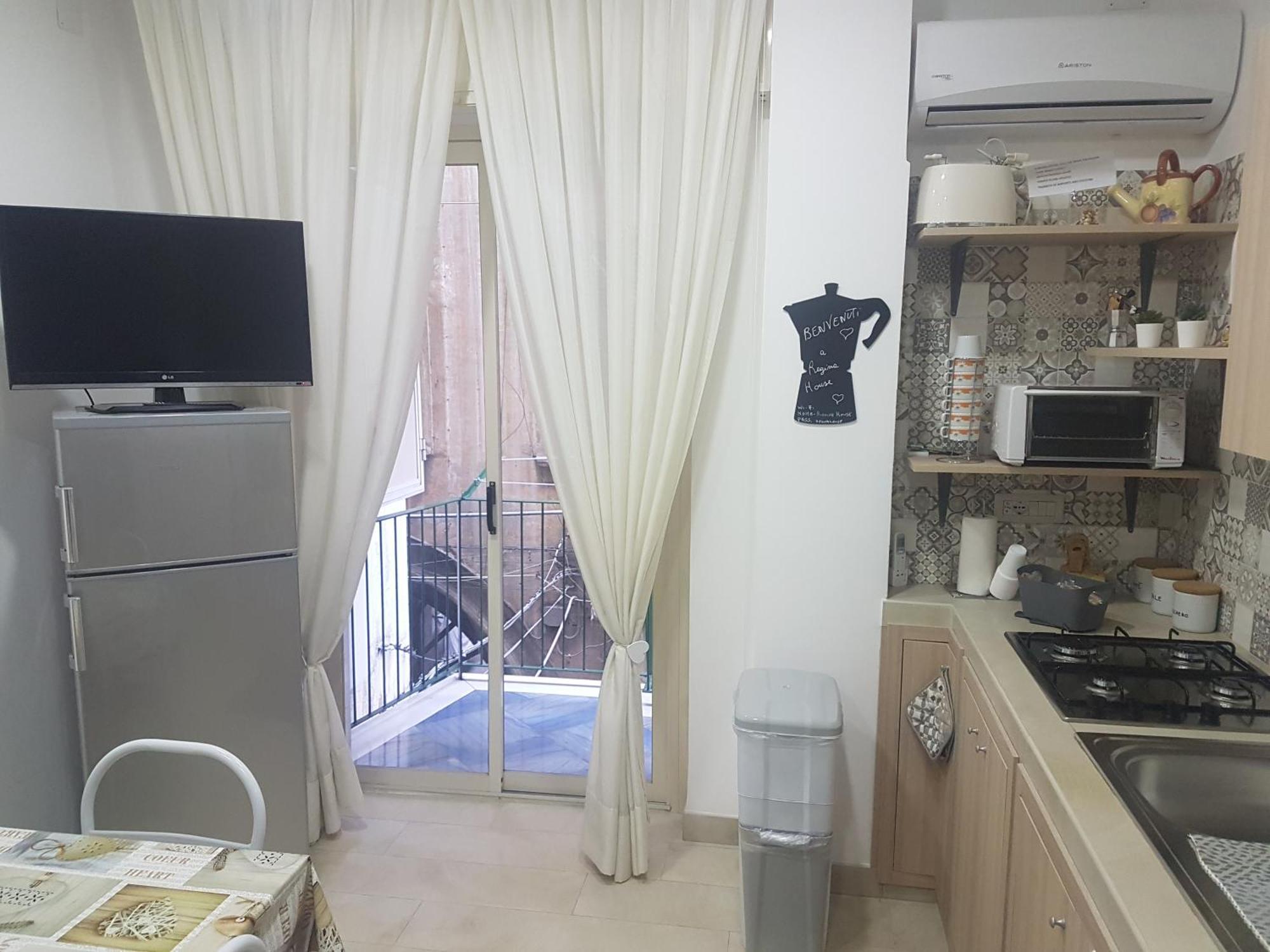 Reginahouse Apartment Napoli Bagian luar foto