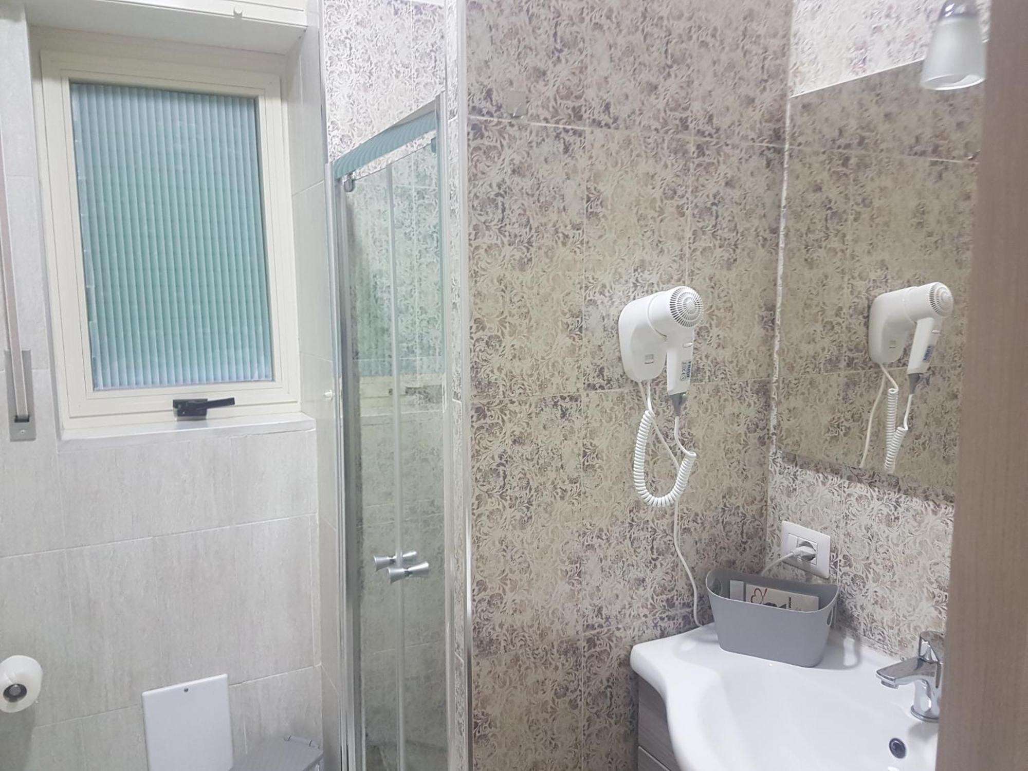 Reginahouse Apartment Napoli Bagian luar foto